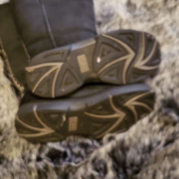 Uggs Black Tall Revival Boots Sheepskin 7 W - Picture 7 of 11